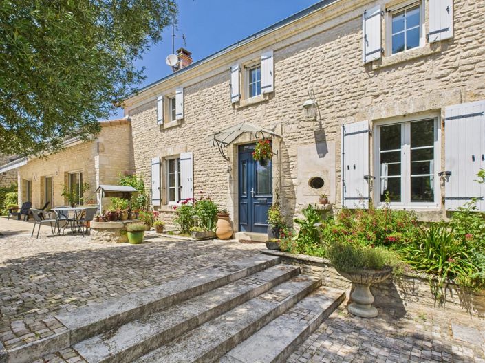 Image No.2-5 Bed House for sale