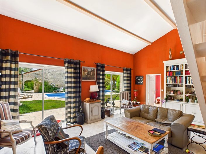 Image No.5-5 Bed House for sale