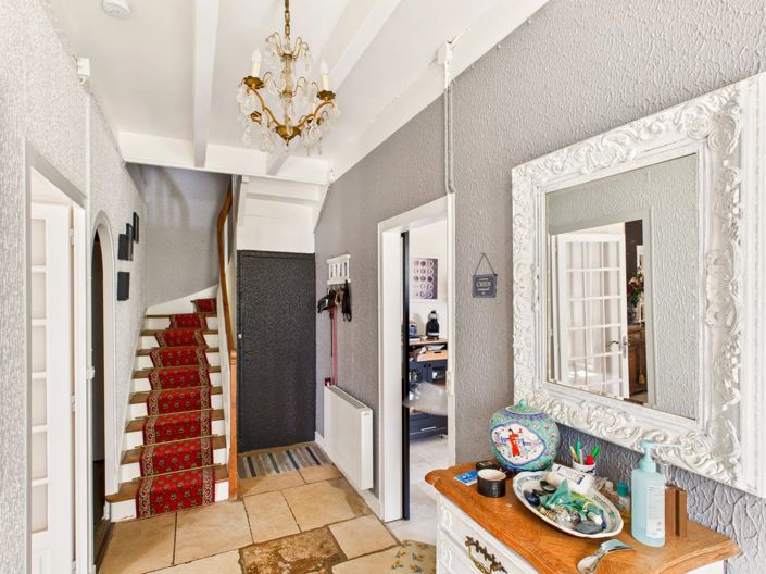 Image No.6-5 Bed House for sale