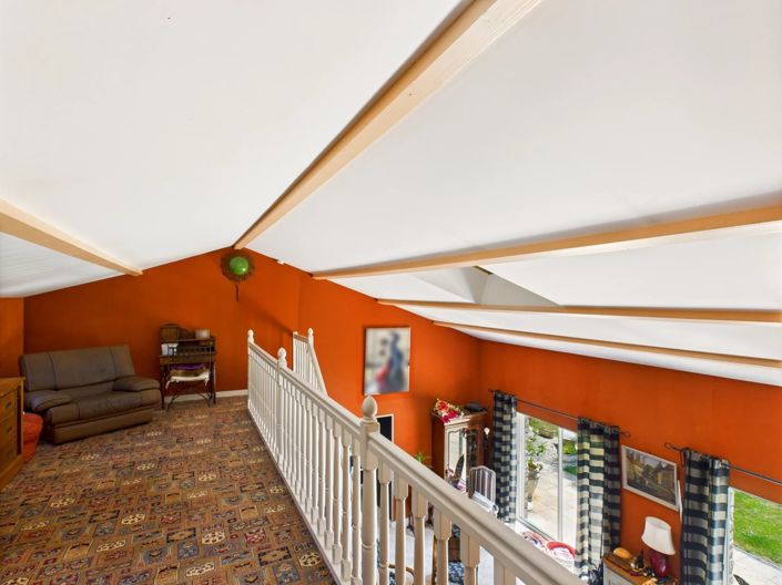 Image No.9-5 Bed House for sale