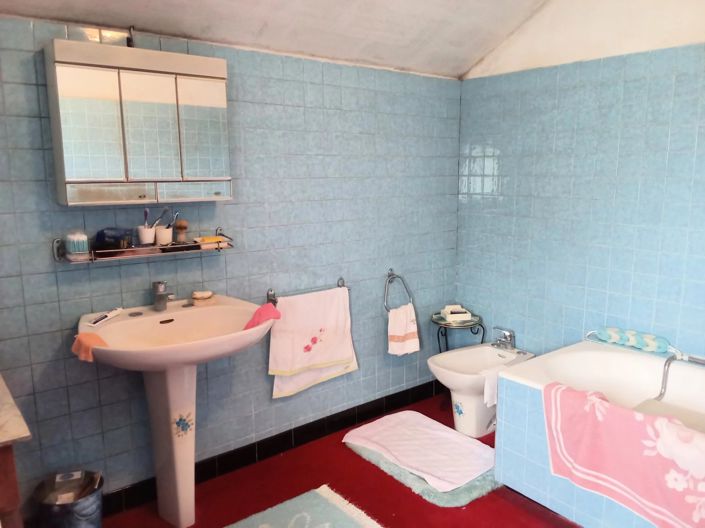 Image No.11-3 Bed House for sale