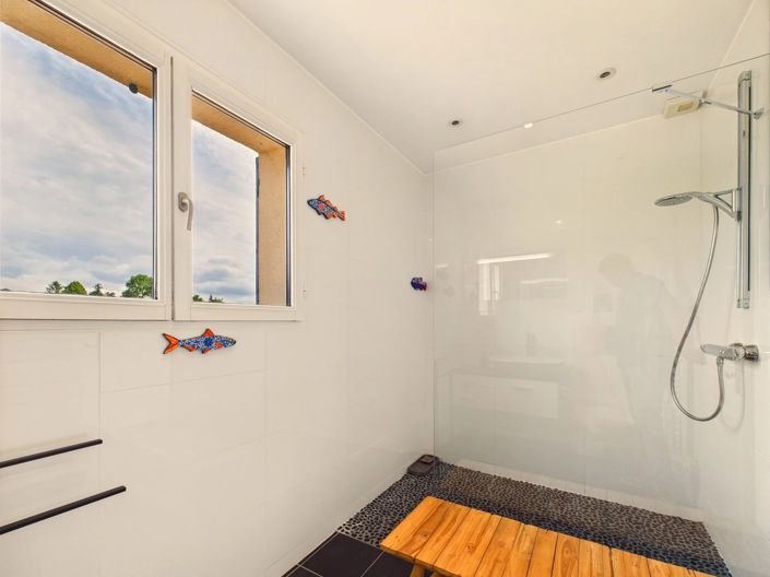 Image No.12-4 Bed House for sale