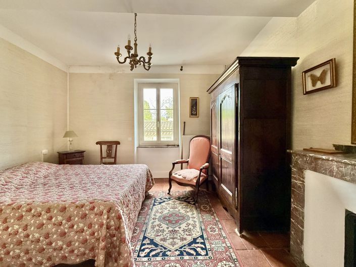 Image No.10-14 Bed House for sale