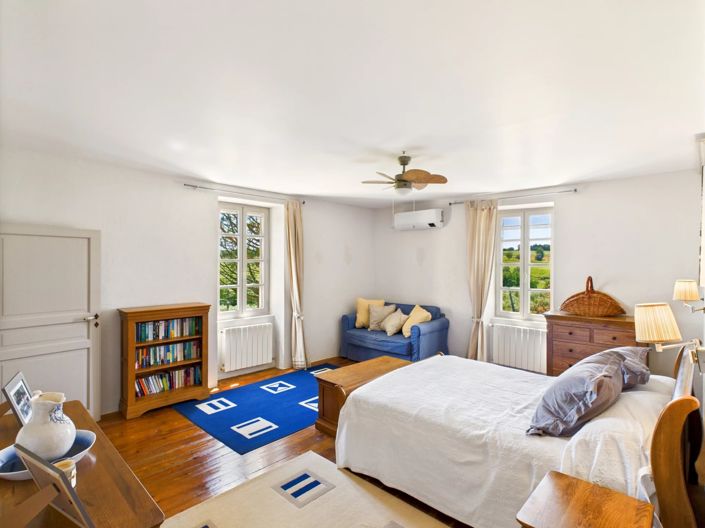 Image No.11-5 Bed House for sale