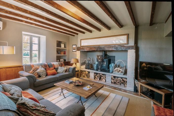 Image No.3-5 Bed House for sale