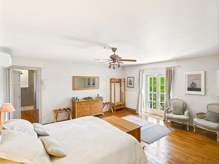 Image No.9-5 Bed House for sale