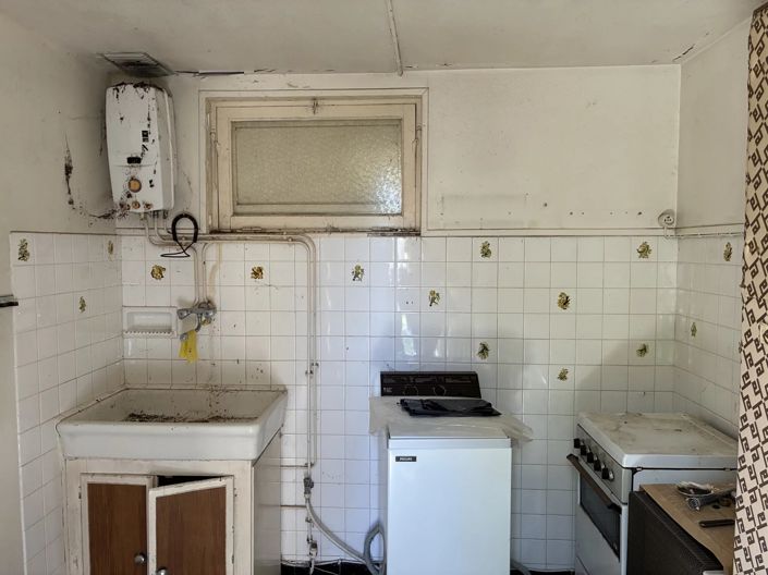 Image No.11-2 Bed House for sale