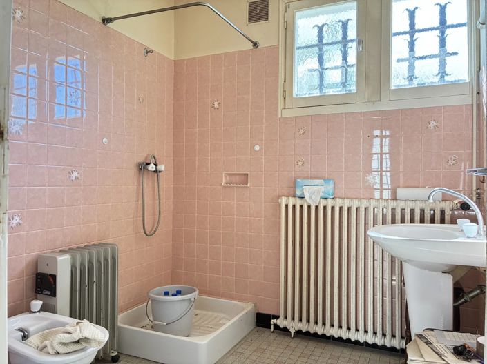 Image No.9-2 Bed House for sale