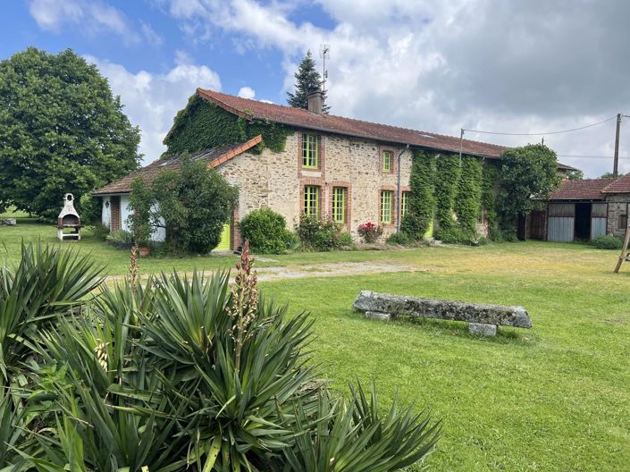Image No.1-4 Bed Farmhouse for sale