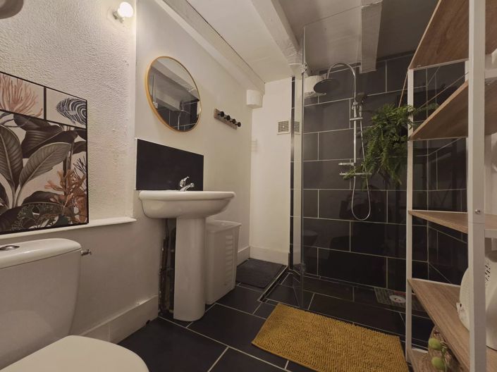 Image No.13-1 Bed House for sale