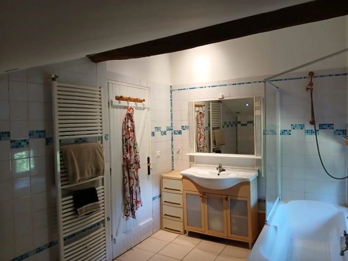 Image No.9-6 Bed House for sale