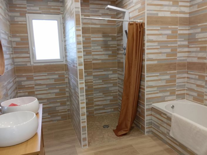 Image No.10-3 Bed House for sale