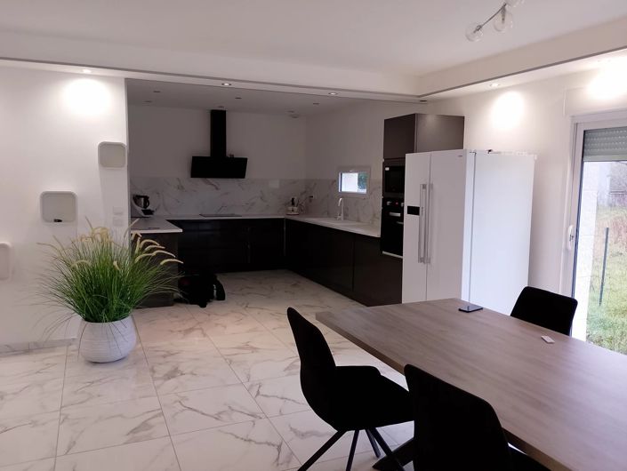 Image No.4-3 Bed House for sale