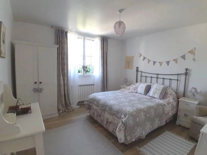 Image No.8-4 Bed House for sale