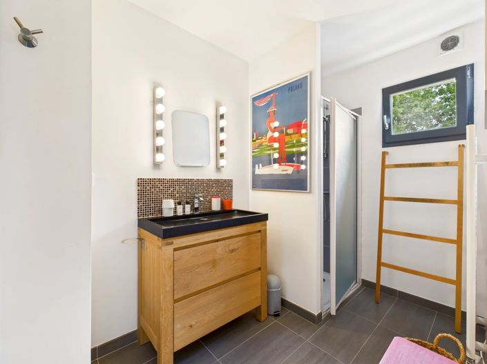 Image No.10-3 Bed House for sale