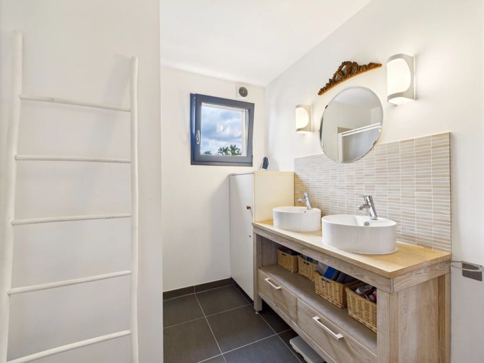 Image No.7-3 Bed House for sale