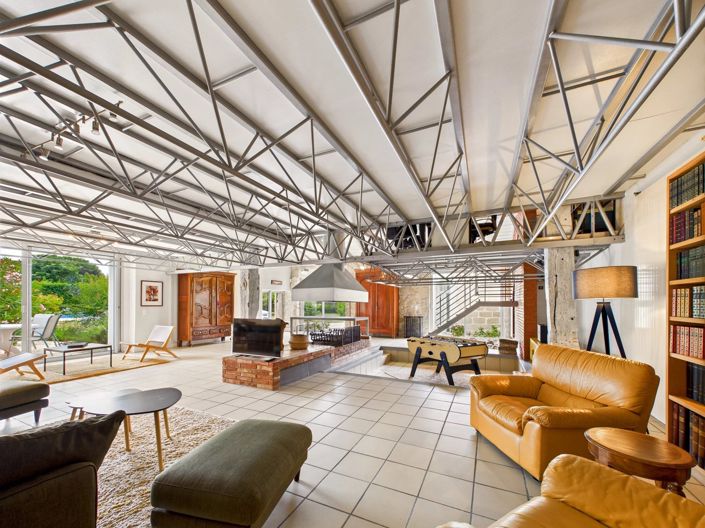 Image No.8-7 Bed House for sale