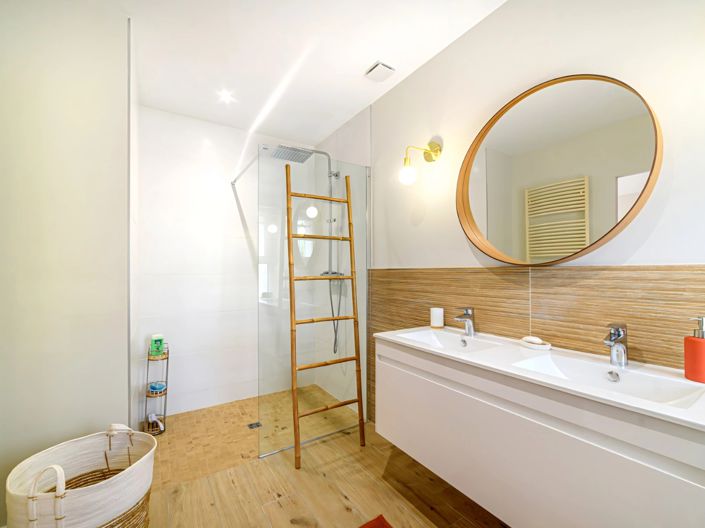 Image No.11-7 Bed House for sale