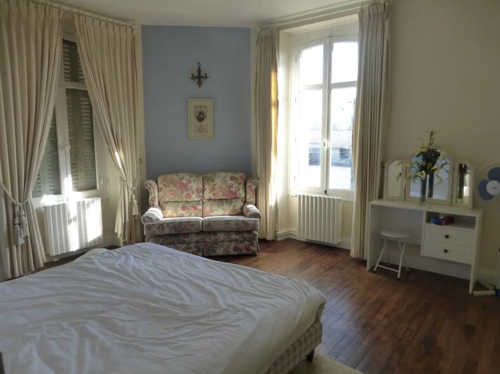 Image No.6-5 Bed House for sale