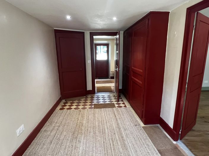 Image No.10-8 Bed House for sale