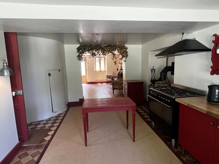 Image No.4-8 Bed House for sale