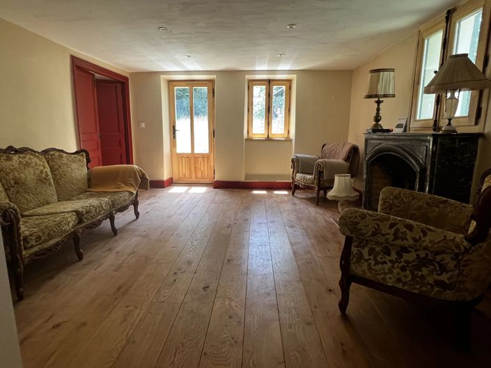 Image No.5-8 Bed House for sale