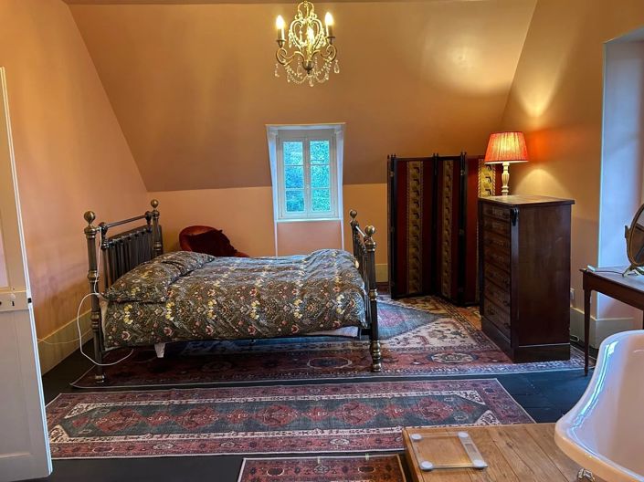 Image No.9-8 Bed House for sale