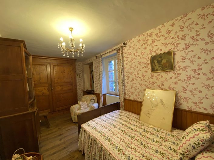 Image No.15-4 Bed House for sale