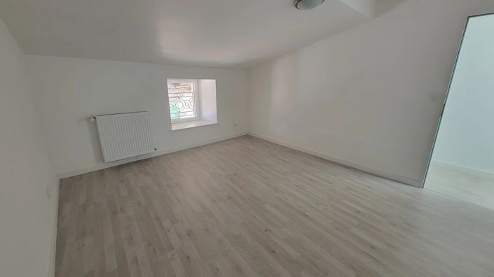 Image No.12-4 Bed House for sale