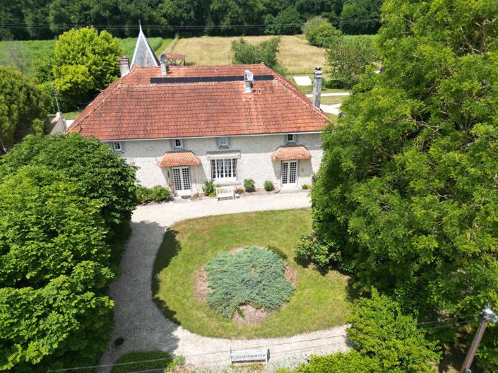 Image No.1-9 Bed House for sale
