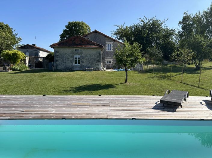 Image No.1-4 Bed House for sale