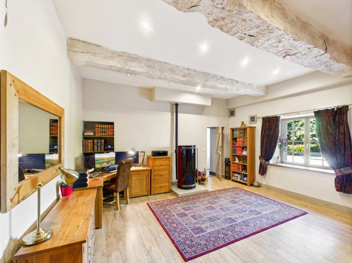 Image No.10-7 Bed House for sale