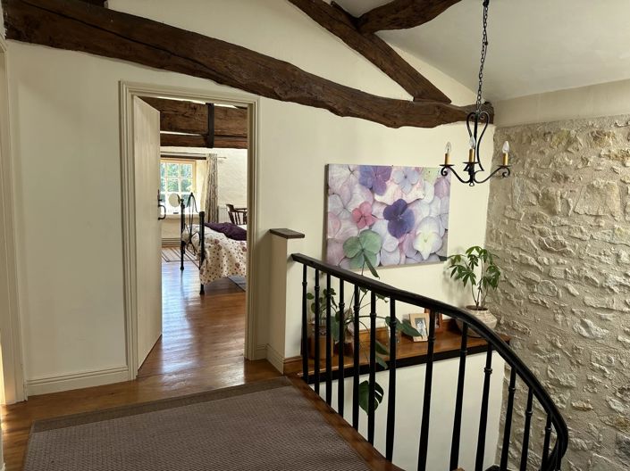 Image No.8-8 Bed House for sale