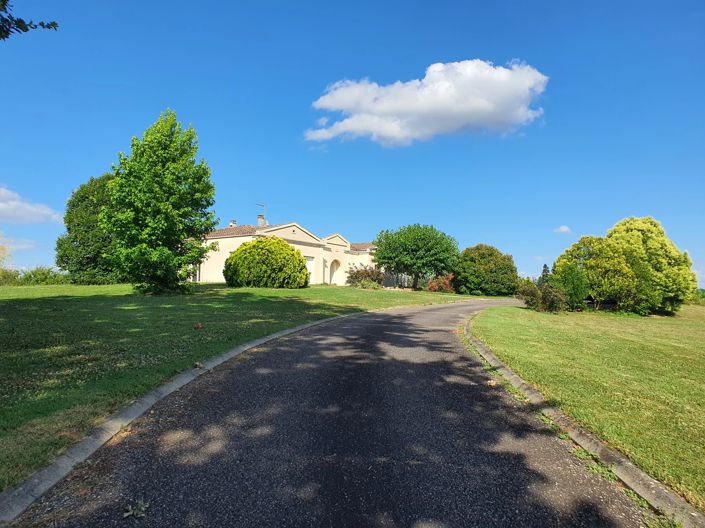 Image No.11-3 Bed House for sale