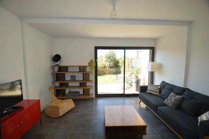 Image No.3-2 Bed Property for sale