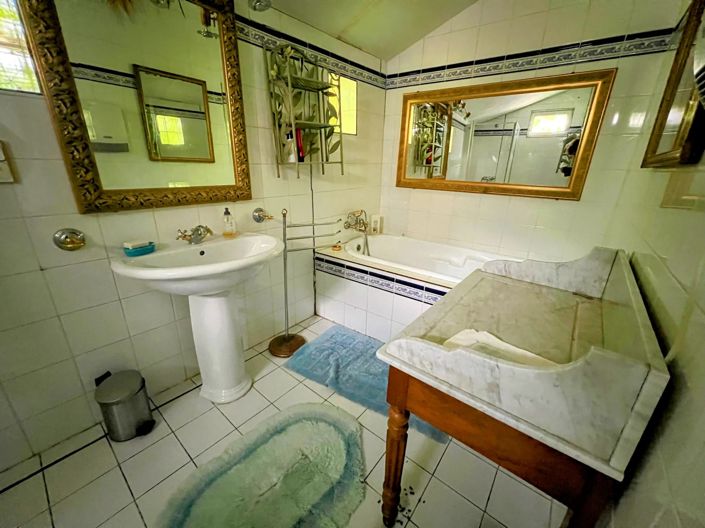 Image No.11-1 Bed House for sale