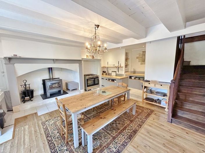 Image No.9-6 Bed House for sale