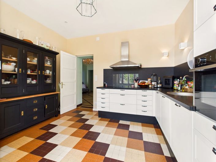 Image No.4-5 Bed House for sale