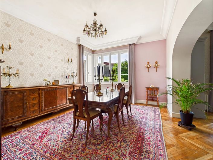 Image No.6-5 Bed House for sale