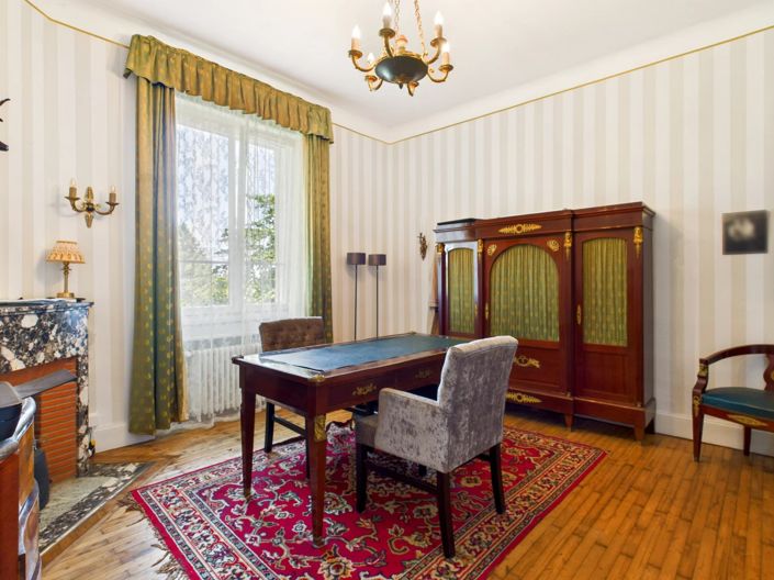 Image No.7-5 Bed House for sale