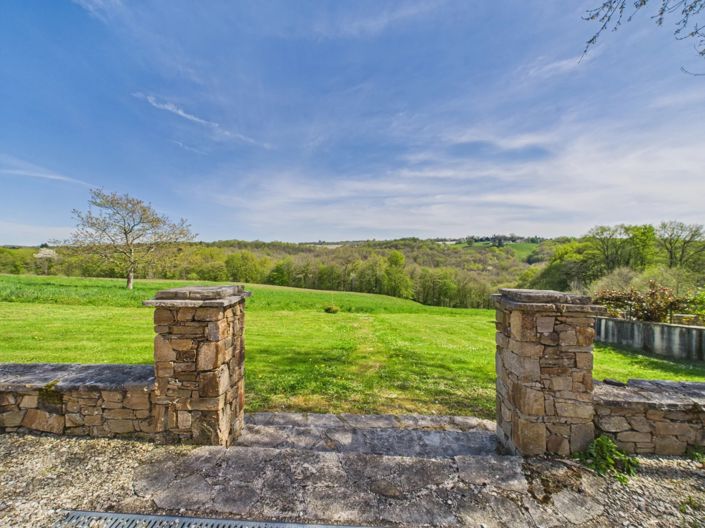 Image No.6-17 Bed House for sale