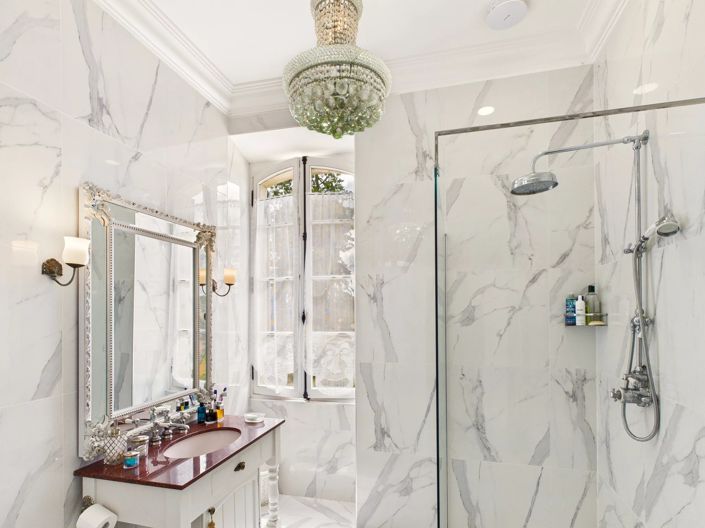 Image No.9-5 Bed House for sale