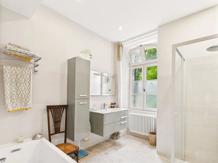 Image No.12-5 Bed House for sale