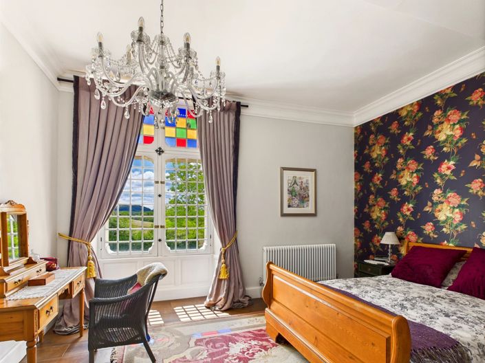 Image No.8-5 Bed House for sale