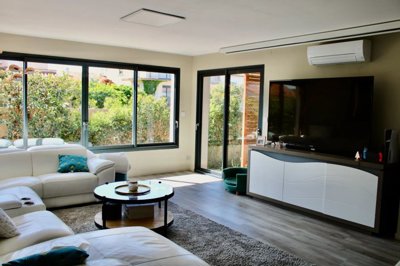 21a2270edf8f134e9156fbb0bcaca4bfe4ca951de4192