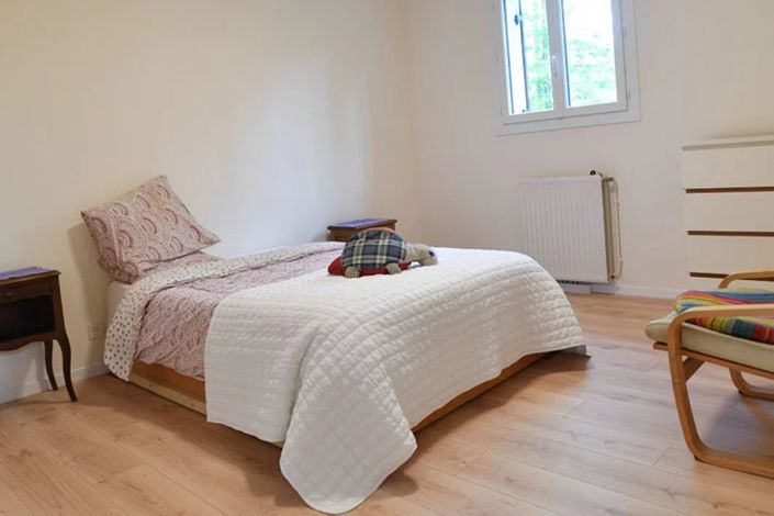 Image No.8-4 Bed House for sale