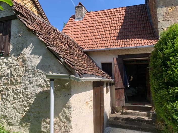 Image No.1-2 Bed House for sale