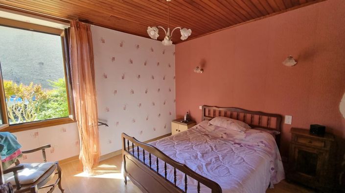 Image No.8-3 Bed House for sale