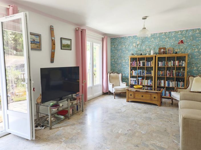 Image No.6-4 Bed House for sale