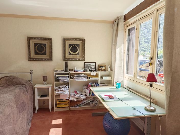 Image No.8-4 Bed House for sale